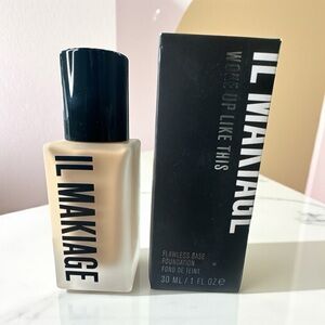 IL MAKIAGE Woke Up Like This Foundation - shade 040 . Retails $45.00 new in box.